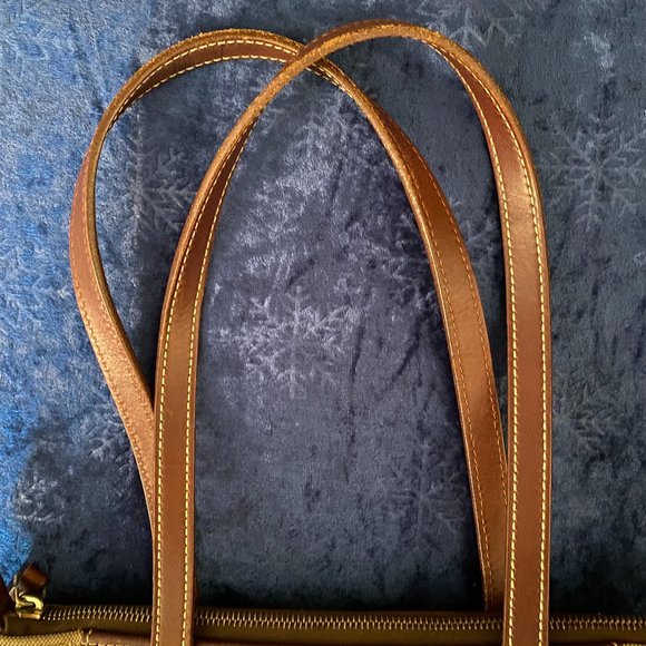 Vintage Dooney & Bourke Tan Signature Jacquard Small Hobo Bag - Picture 8 of 14